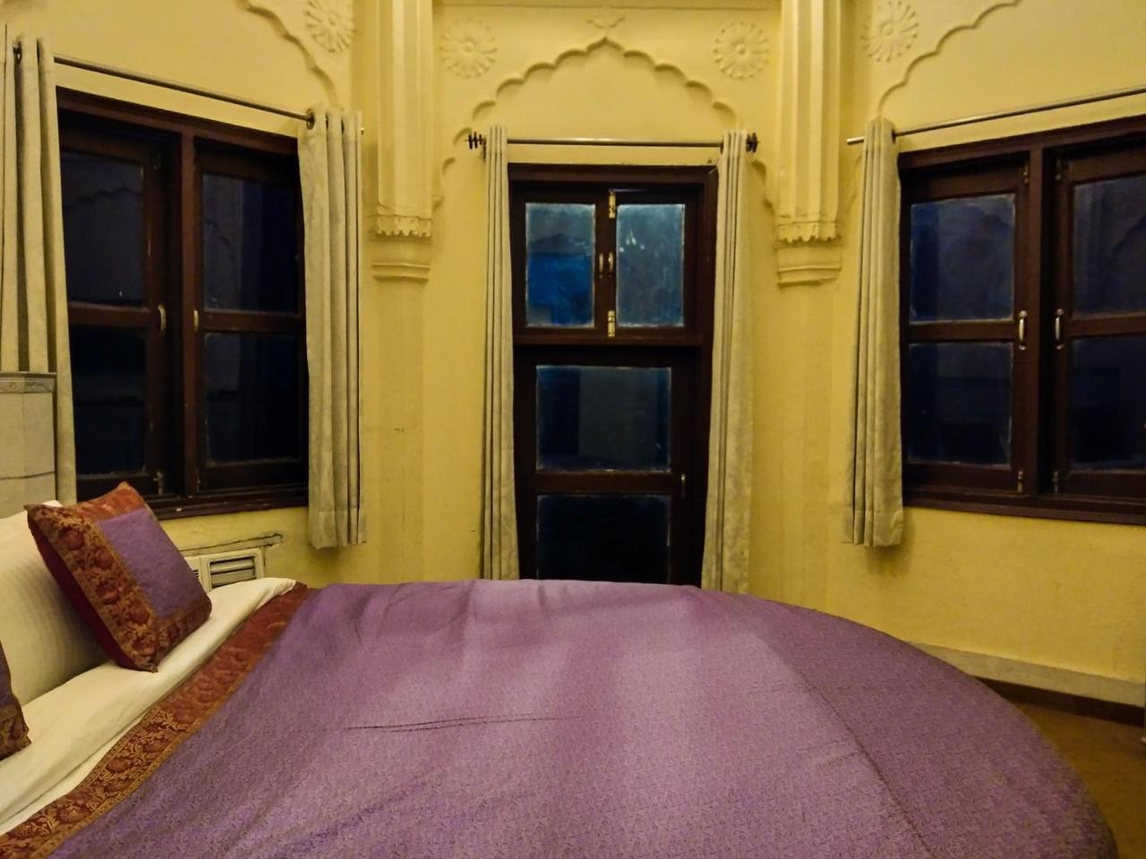Dwivedi Hotels Hotel Elena Varanasi Exterior foto