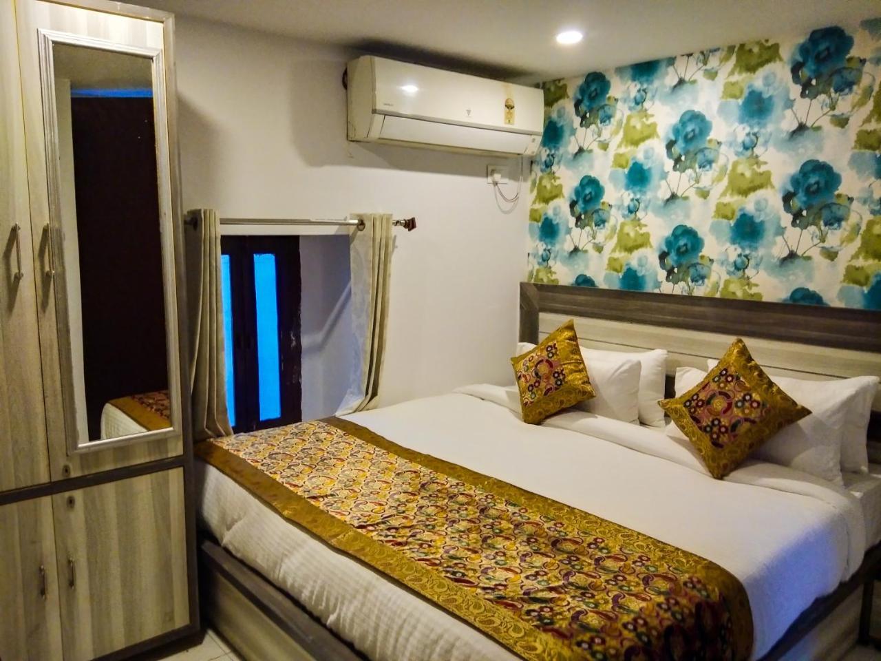 Dwivedi Hotels Hotel Elena Varanasi Exterior foto
